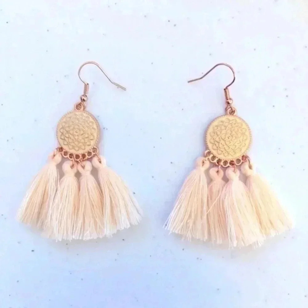 Cream Circle Boho Gold Tone Fan Tassel Earrings NWT